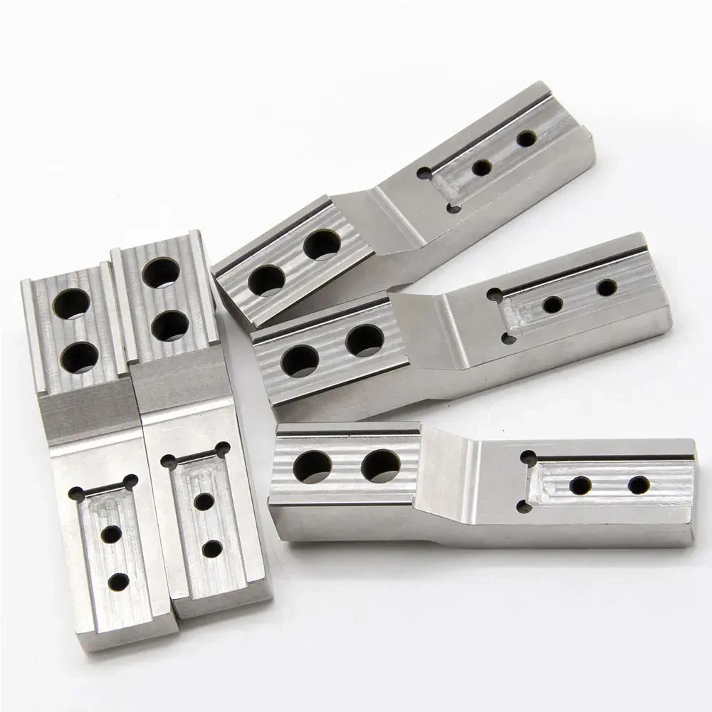 CNC rennibekkur kælistútur